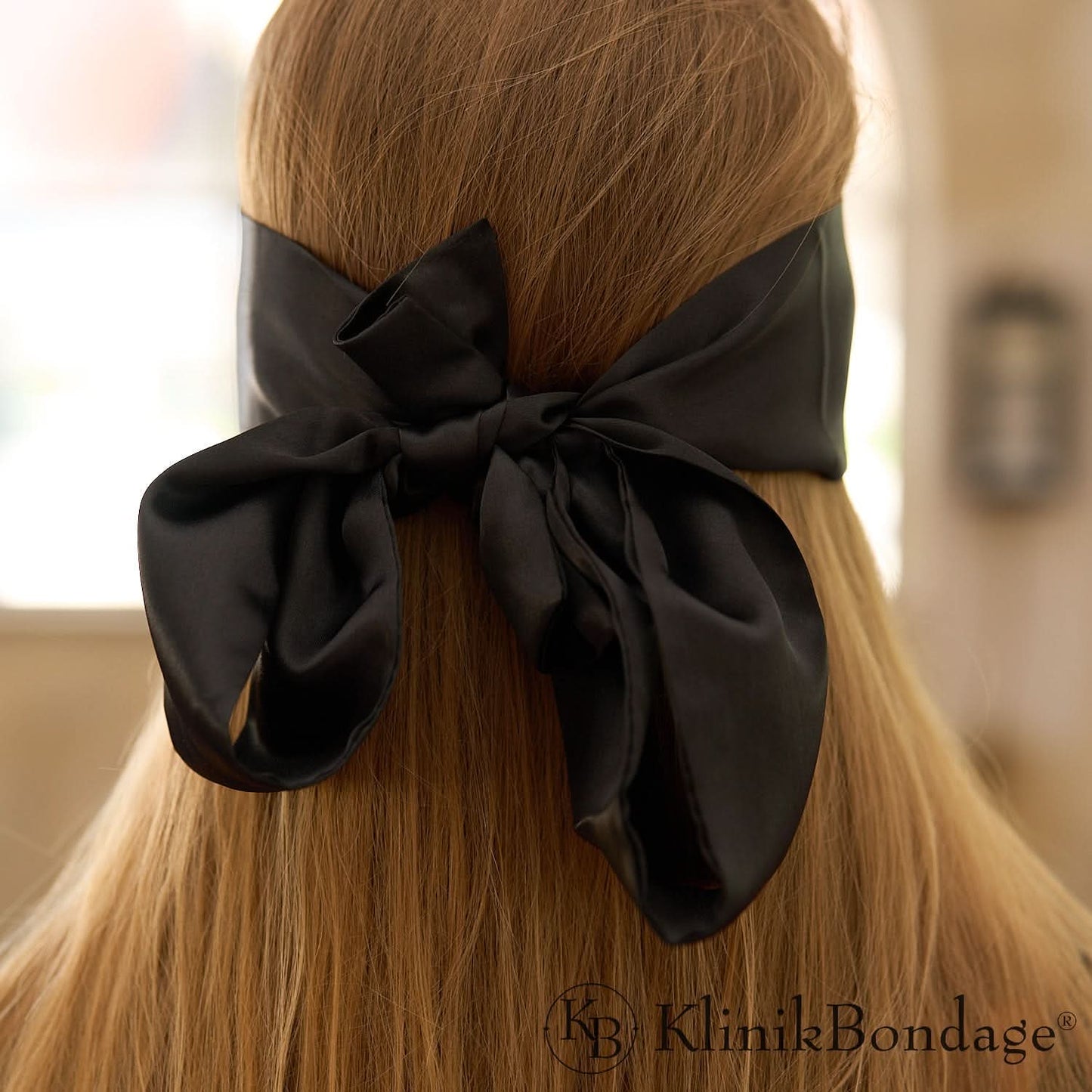 Schwarze BDSM Augenmaske aus weichem Material für Sinnesentzug und stilvolle Rollenspiele – lichtblockierend und komfortabel anpassbar