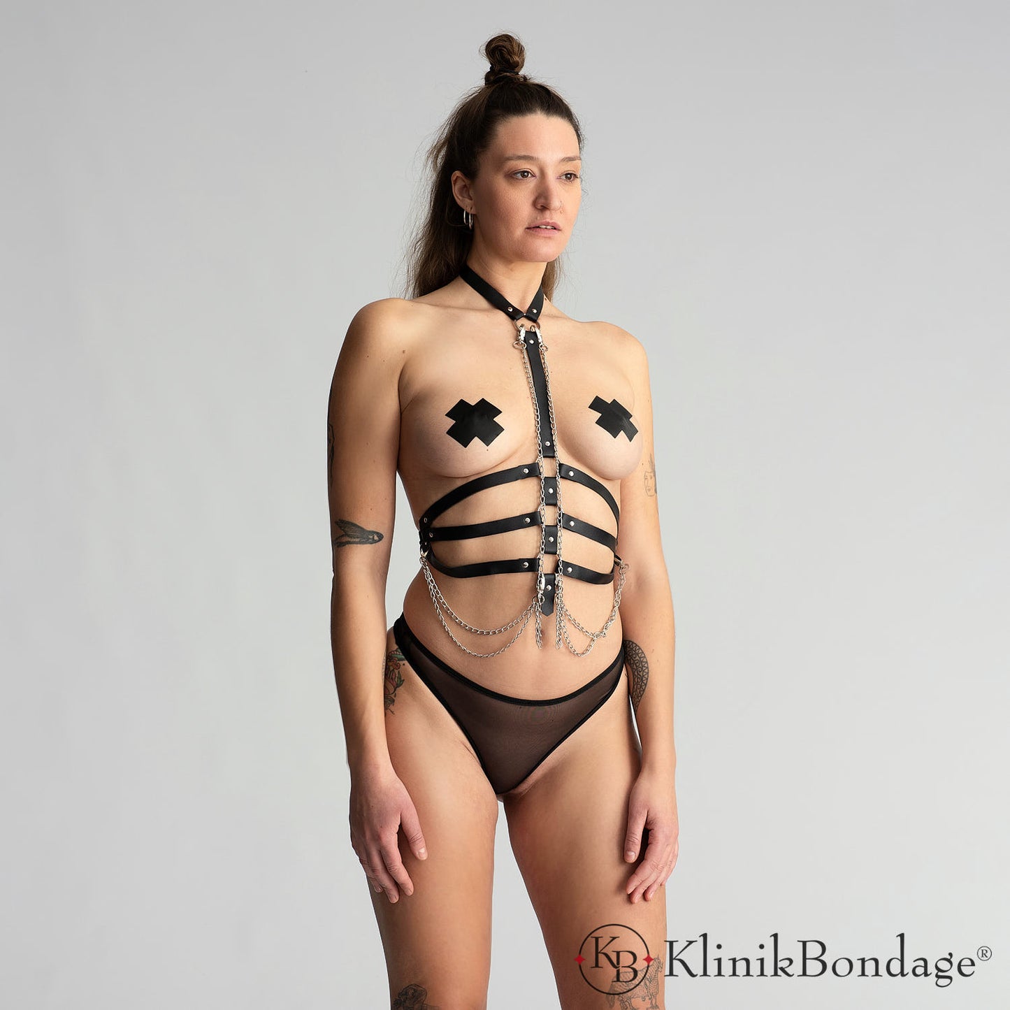 BDSM Outfit aus echtem Naturleder – verstellbar, handgefertigt und ideal für Fetisch Partys und Raves