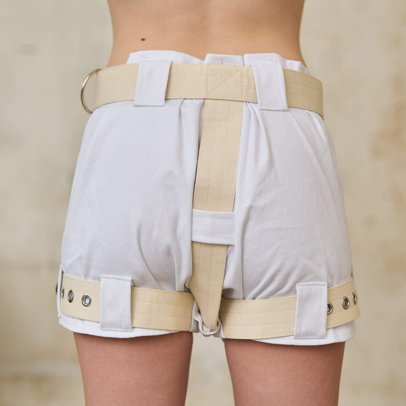 ABDL Hose Fixierung Weiss von Hinten