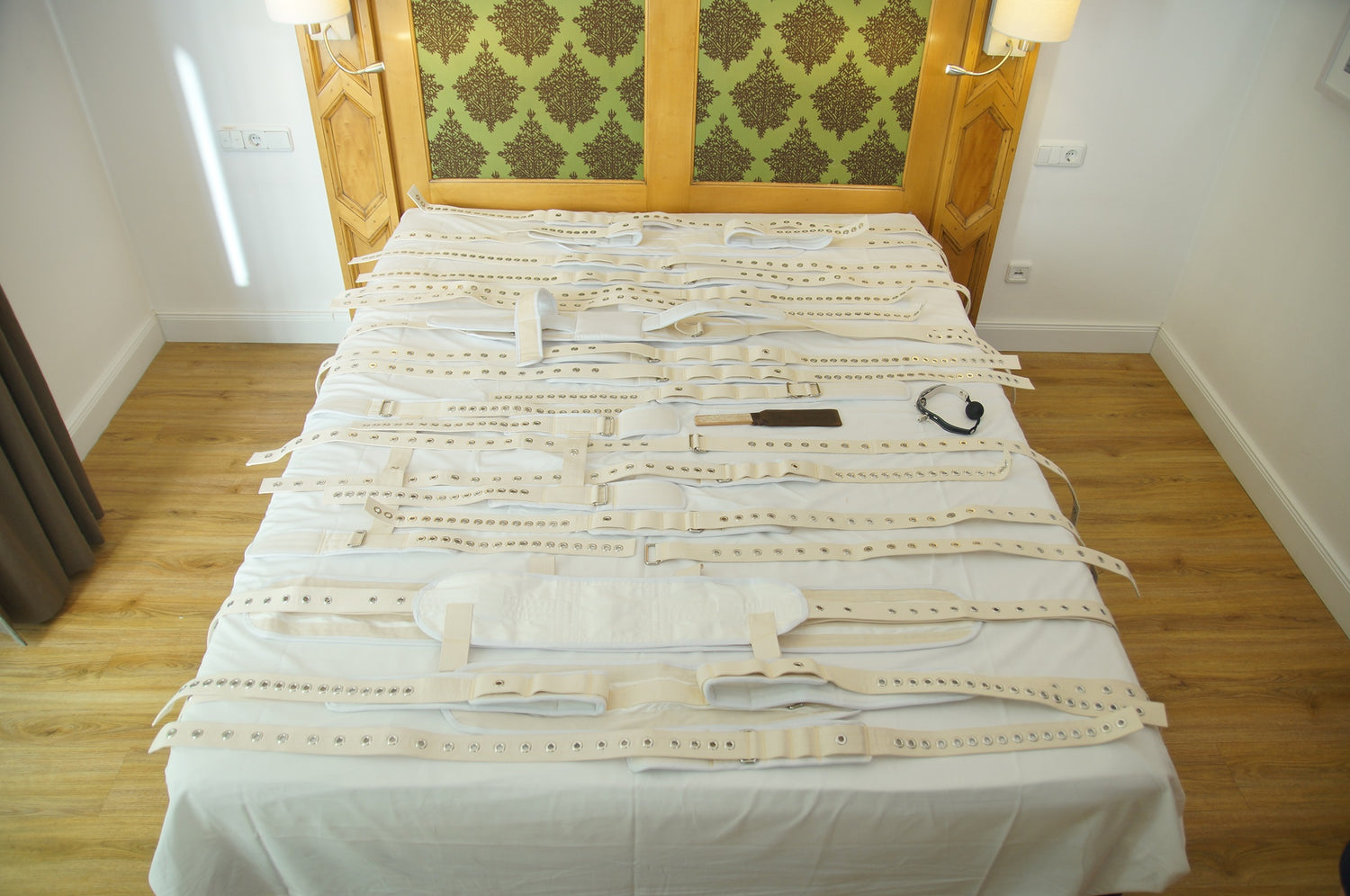 Порно қараңыз, ол оның ішіне кірді, ол мұны күтпеді. Темекі шатырындағы секс туралы бейне