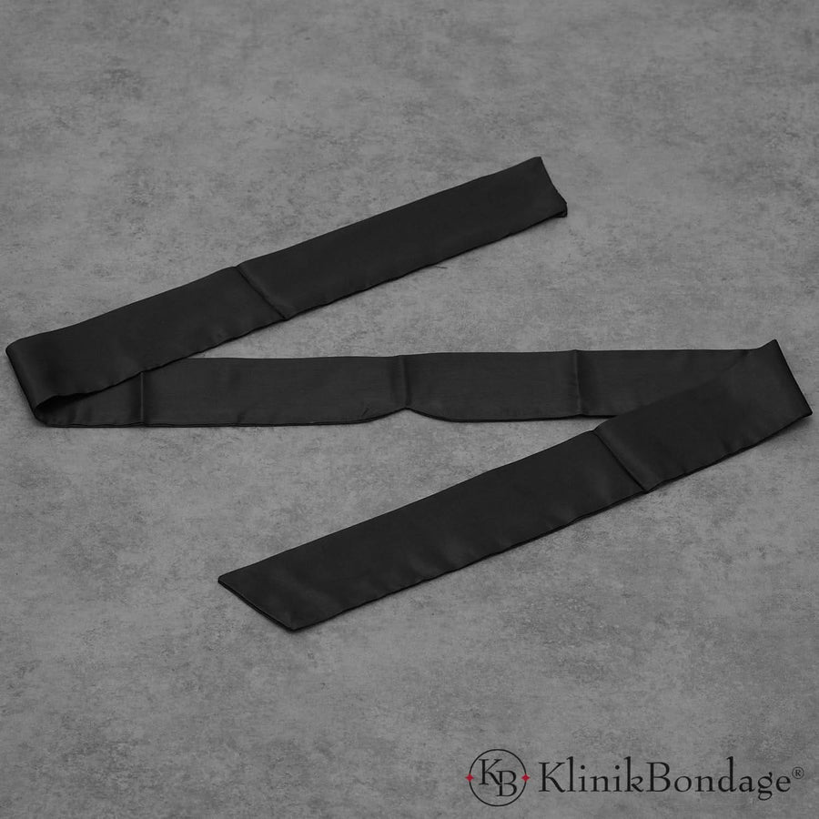 Schwarze BDSM Augenmaske aus weichem Material für Sinnesentzug und stilvolle Rollenspiele – lichtblockierend und komfortabel anpassbar