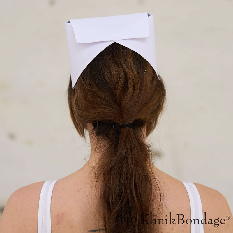 Klassischer Krankenschwester-Hut für authentische Rollenspiele und stilvolle Kostümierungen – leicht, verstellbar und angenehm zu tragen